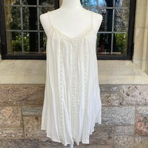 Amuse Society white dress with lace